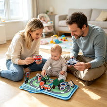 Load image into Gallery viewer, Mes Premiers Véhicules - Livre bébé : papa, maman et bébé jouent ensemble avec les véhicules en feutrine