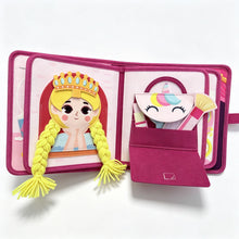 Load image into Gallery viewer, Ma Petite Princesse - Livre d'éveil fille : page couronne et trousse de maquillage en feutrine
